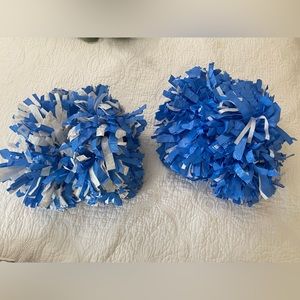 2 sets Varsity pom poms!!
